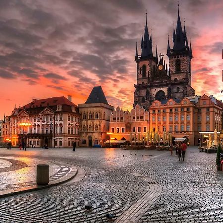 Spacious Apartment Near Wenceslas Square Prague Exterior photo