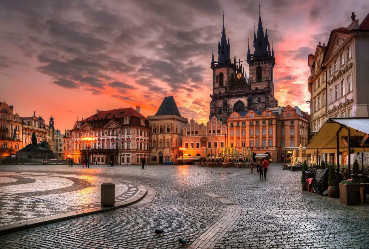 Spacious Apartment Near Wenceslas Square Prague Exterior photo